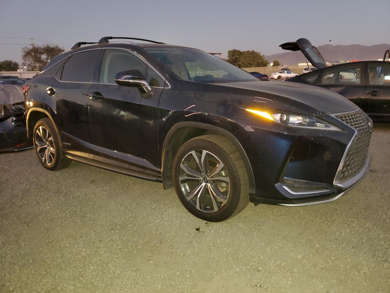 2022 Lexus RX - Image 4