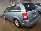 2009 Chrysler Town & Country Touring იყიდება Elgin-ში, IL - Front End