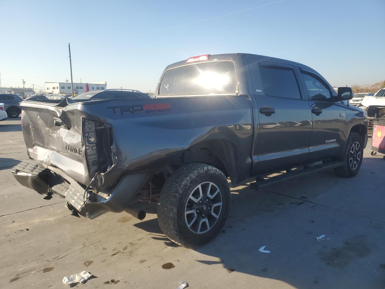 VIN 5TFDY5F17JX728589 2018 TOYOTA TUNDRA no.3