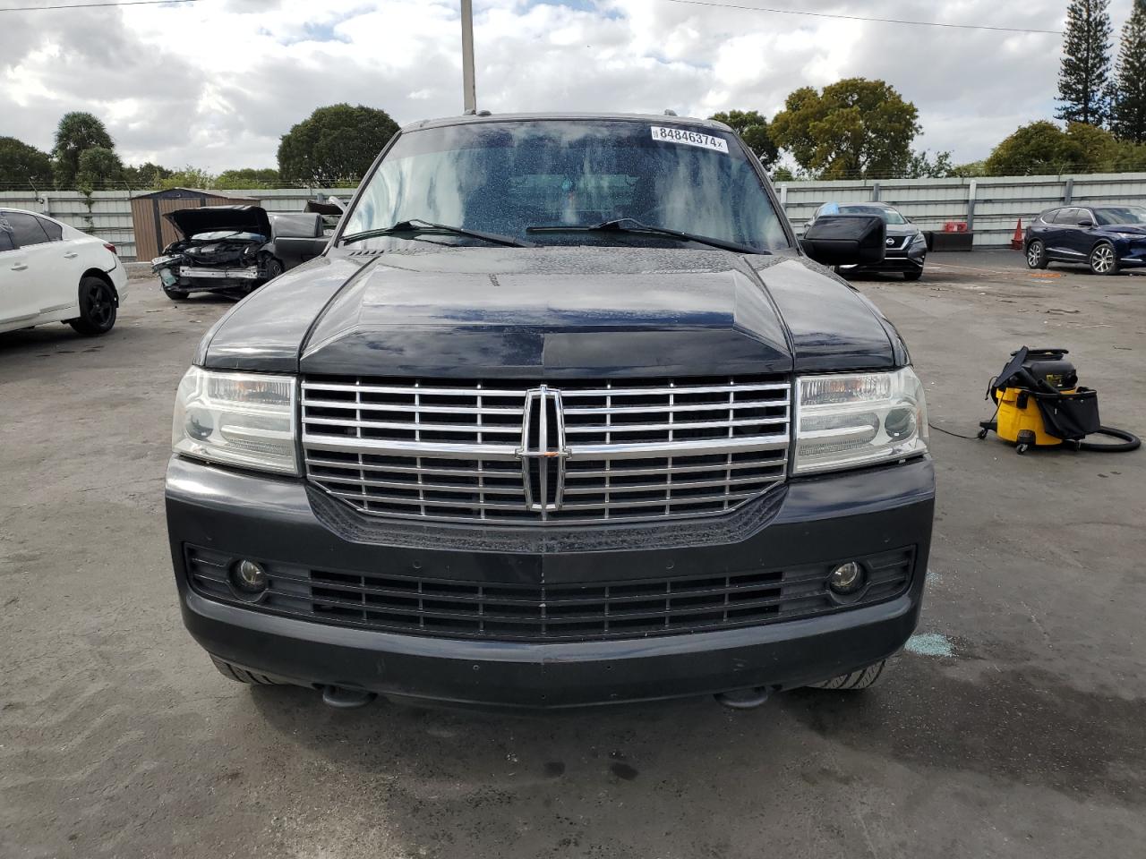 VIN 5LMJJ3H53EEL05773 2014 LINCOLN NAVIGATOR no.5