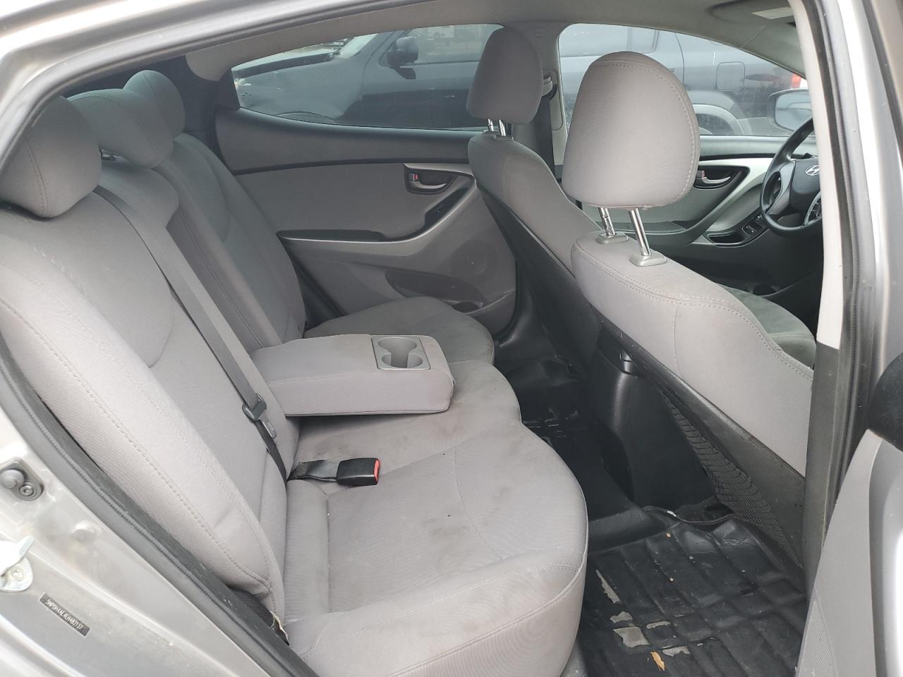 2014 Hyundai Elantra - Image 10