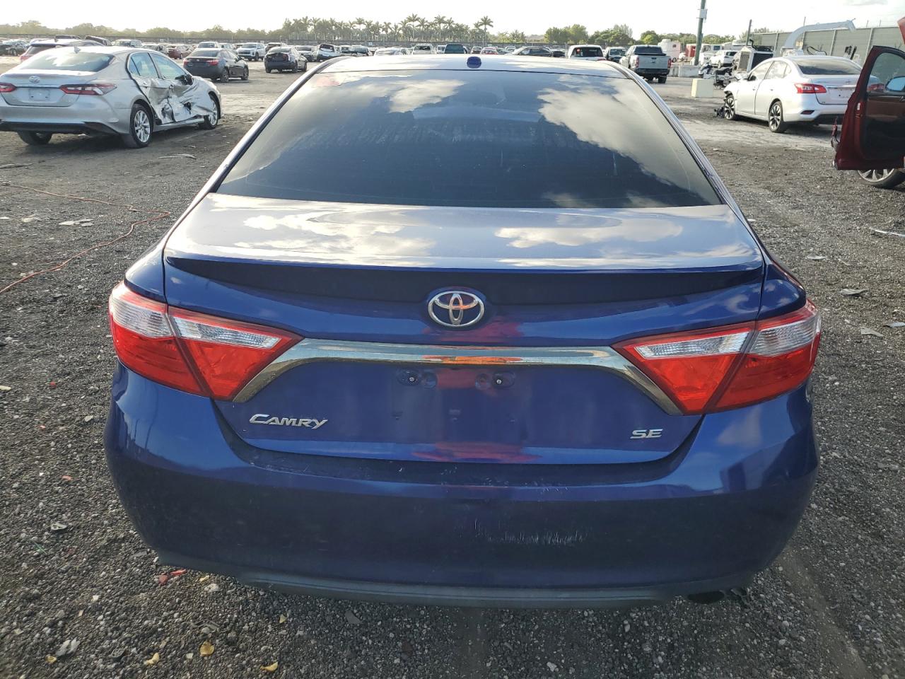 VIN 4T1BF1FK1GU180027 2016 TOYOTA CAMRY no.6