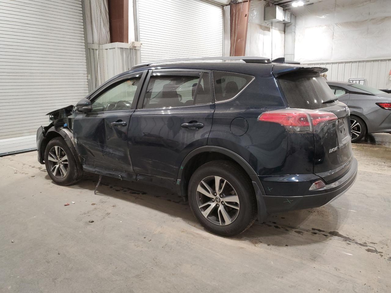 2018 Toyota RAV 4 - Image 2