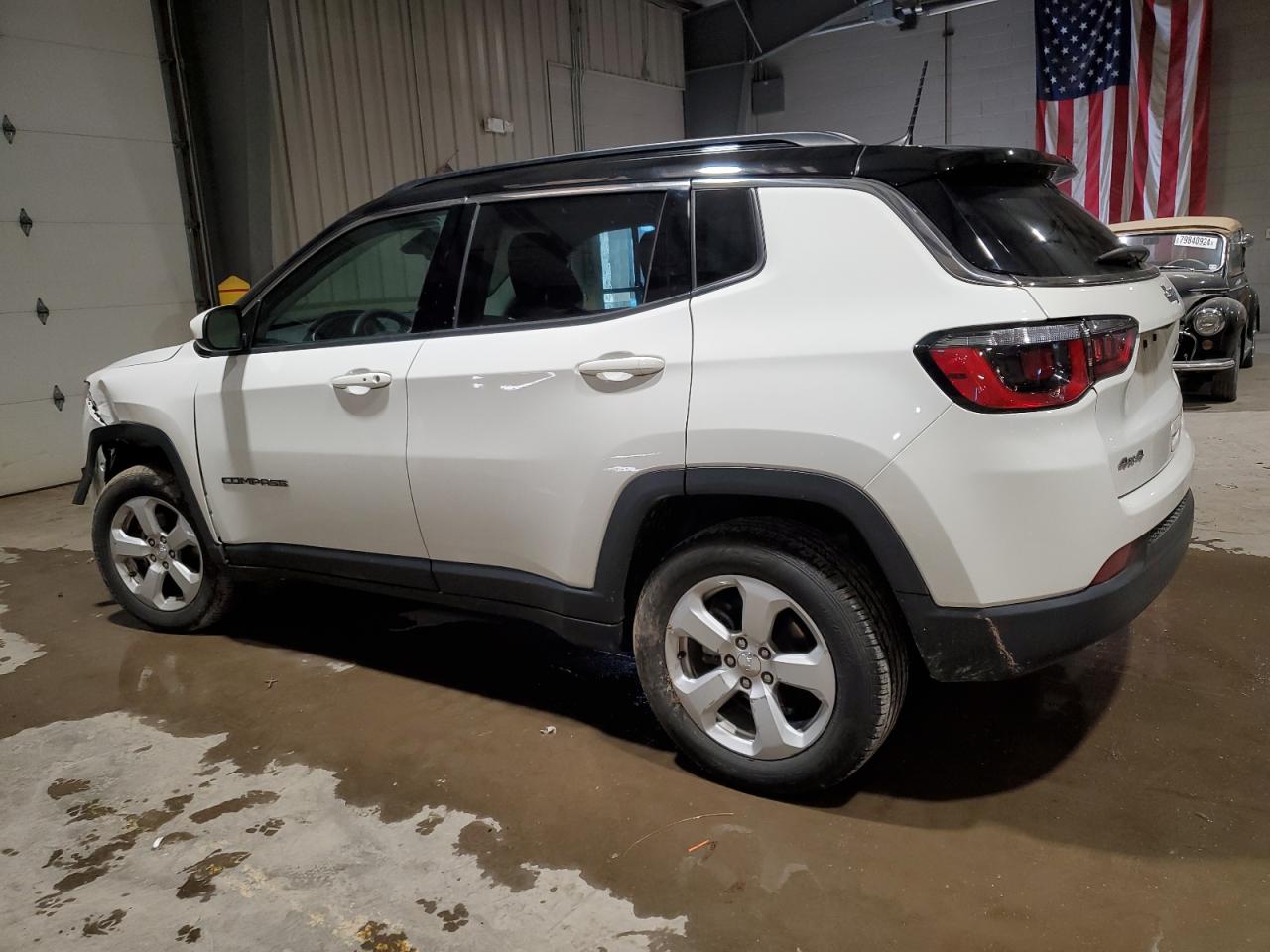 2018 Jeep Compass - Image 2