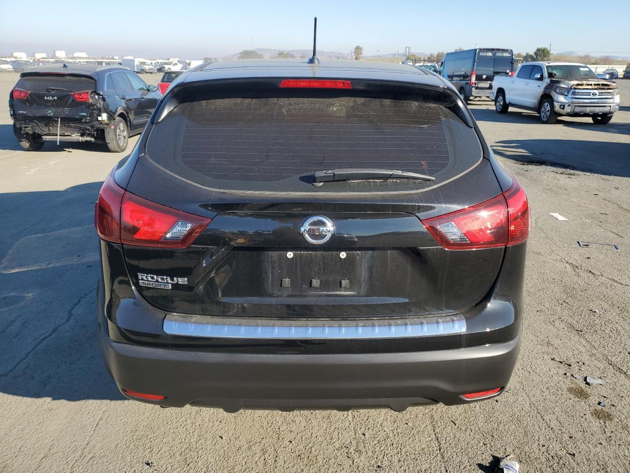 2018 Nissan Rogue - Image 6