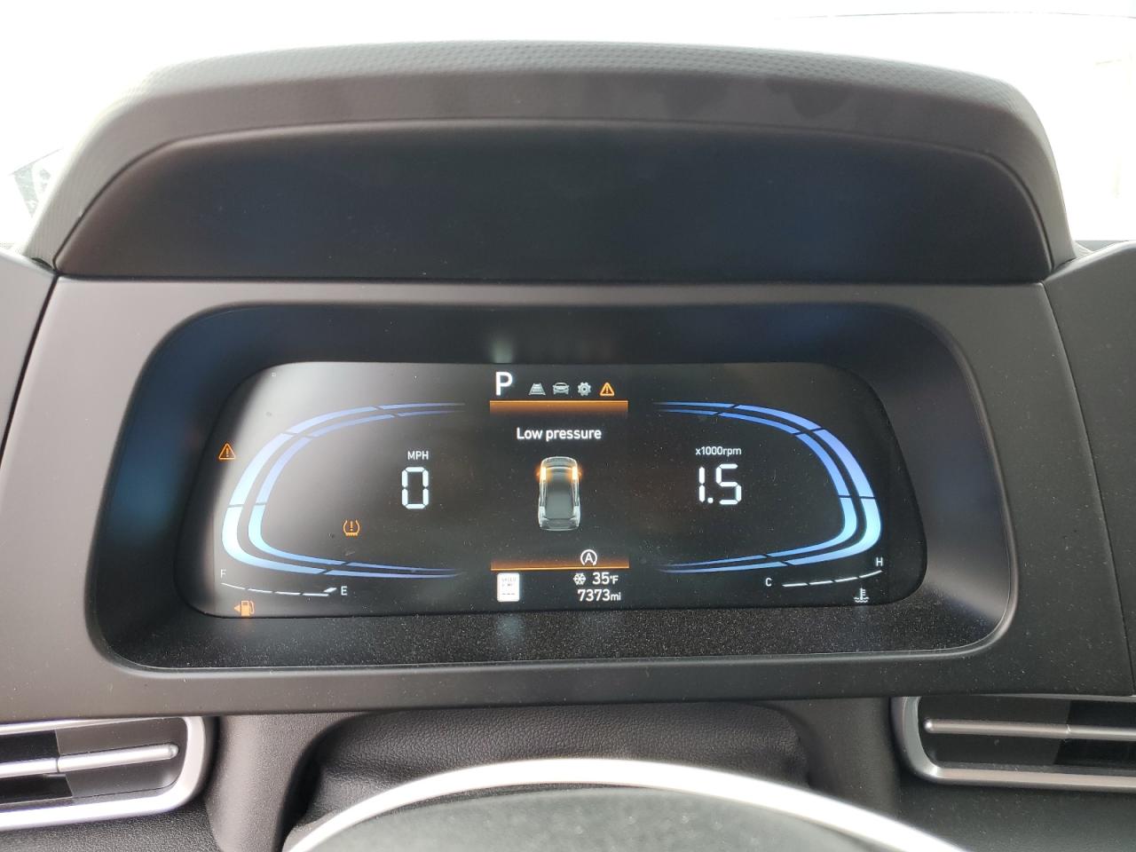2024 Hyundai Elantra - Image 9