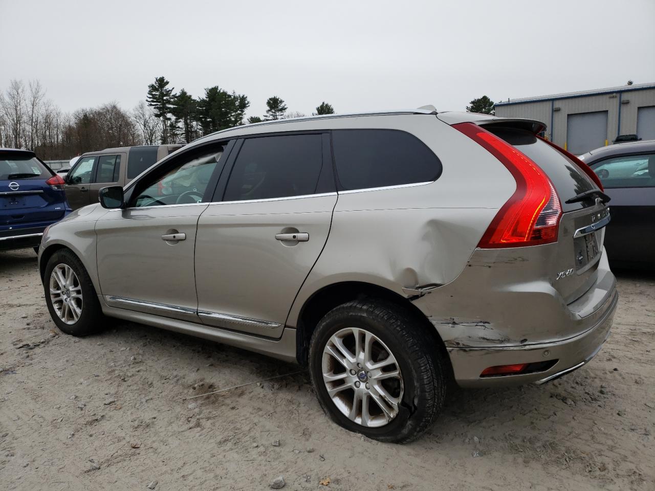 VIN YV4612RKXG2865593 2016 VOLVO XC60 no.2