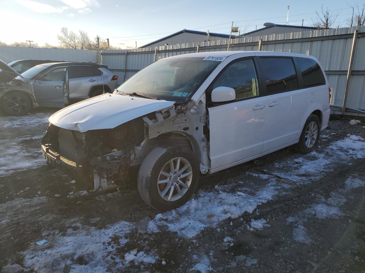 2019 Dodge Caravan - Image 1