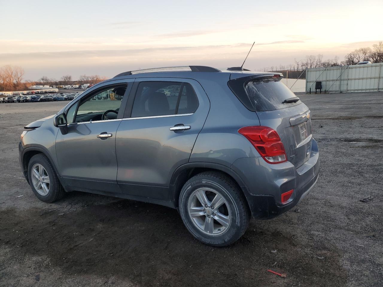 2019 Chevrolet Trax - Image 2
