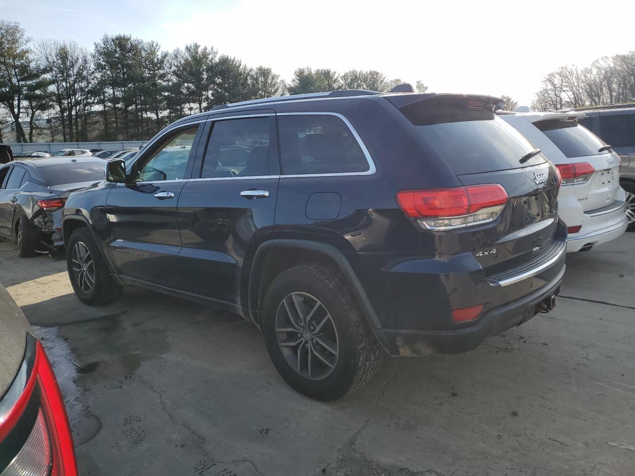 2017 Jeep Grand Cherokee - Image 2