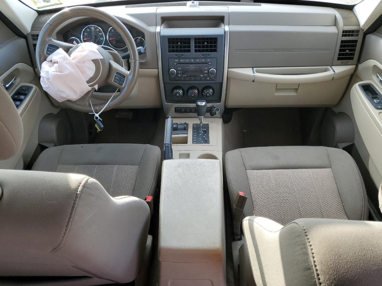 2011 Jeep Liberty (North America) - Image 8