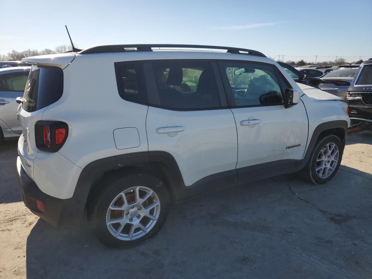 VIN ZACNJABB1KPK75054 2019 JEEP RENEGADE no.3