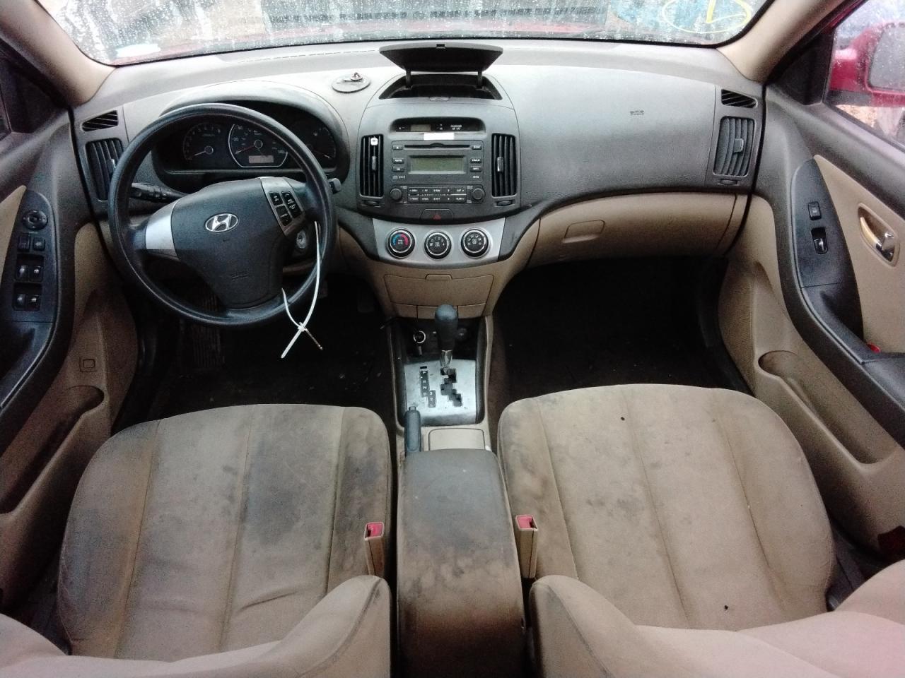2010 Hyundai Elantra - Image 8
