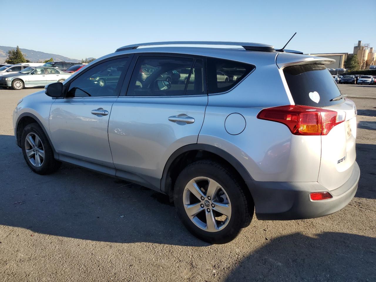 VIN 2T3RFREV0FW305517 2015 TOYOTA RAV4 no.2