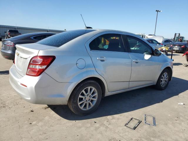 Sedans CHEVROLET SONIC 2017 Srebrny