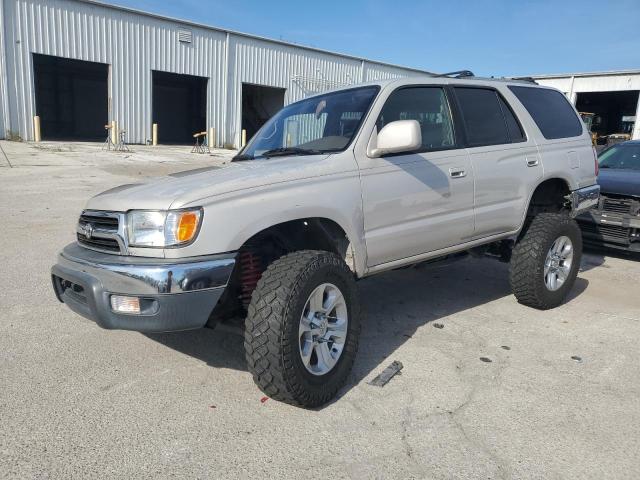 2000 Toyota 4Runner Sr5 for Sale in Riverview, FL - Undercarriage