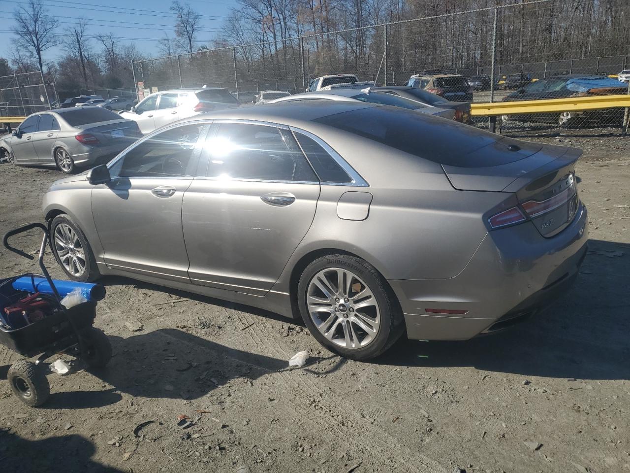 VIN 3LN6L2J97GR600384 2016 LINCOLN MKZ no.2