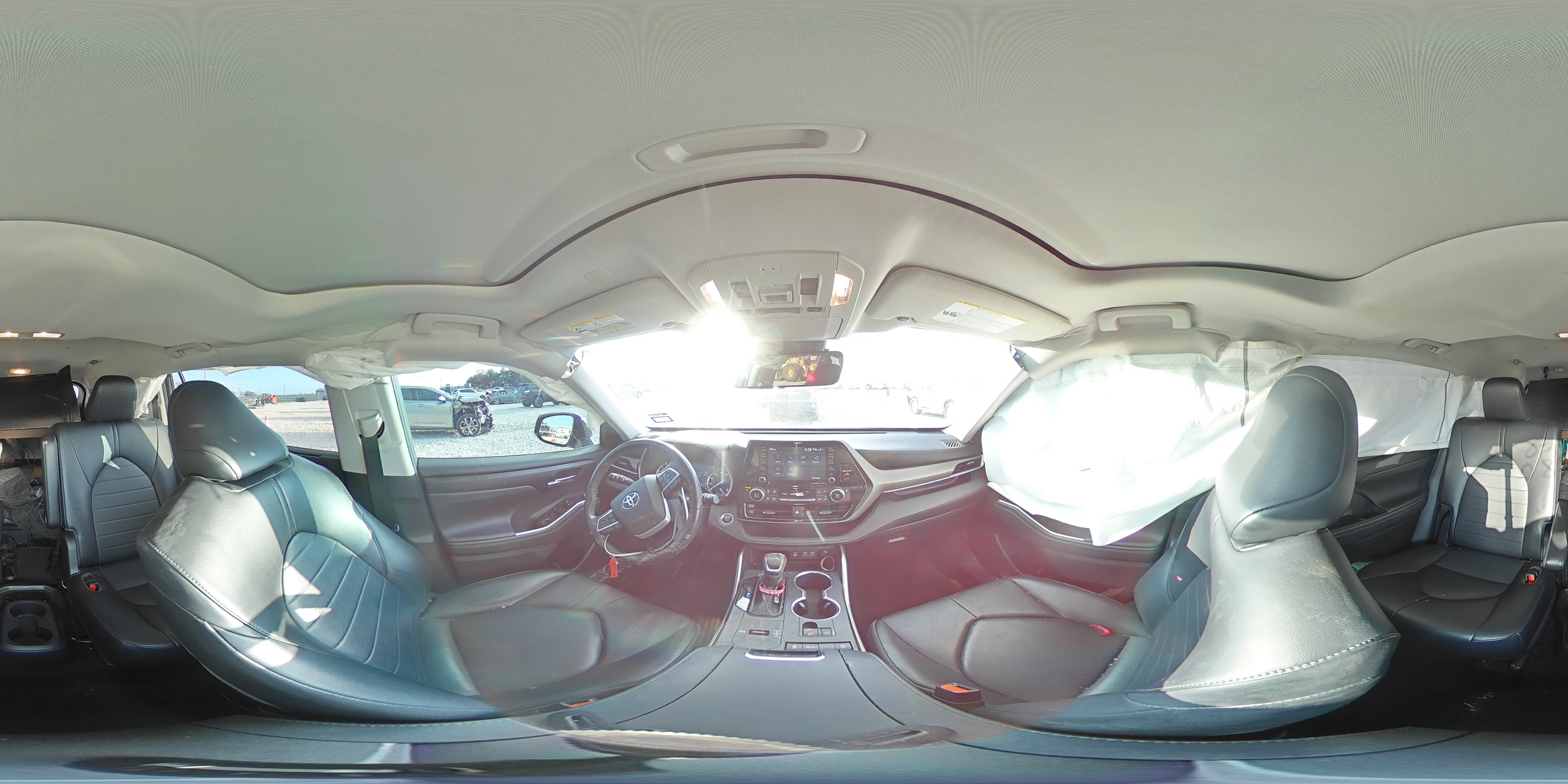 2022 Toyota Highlander - Image 14