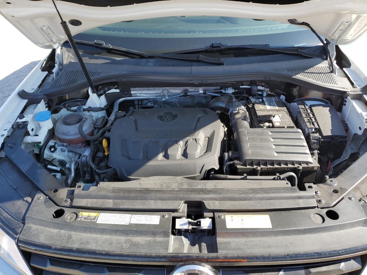 2021 Volkswagen Tiguan - Image 12