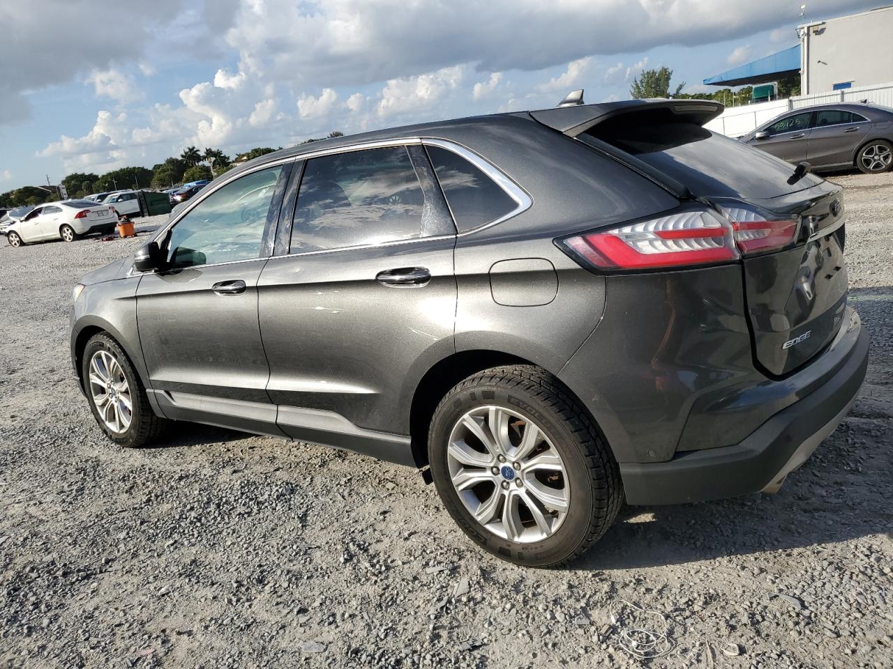 2019 Ford Edge - Image 2
