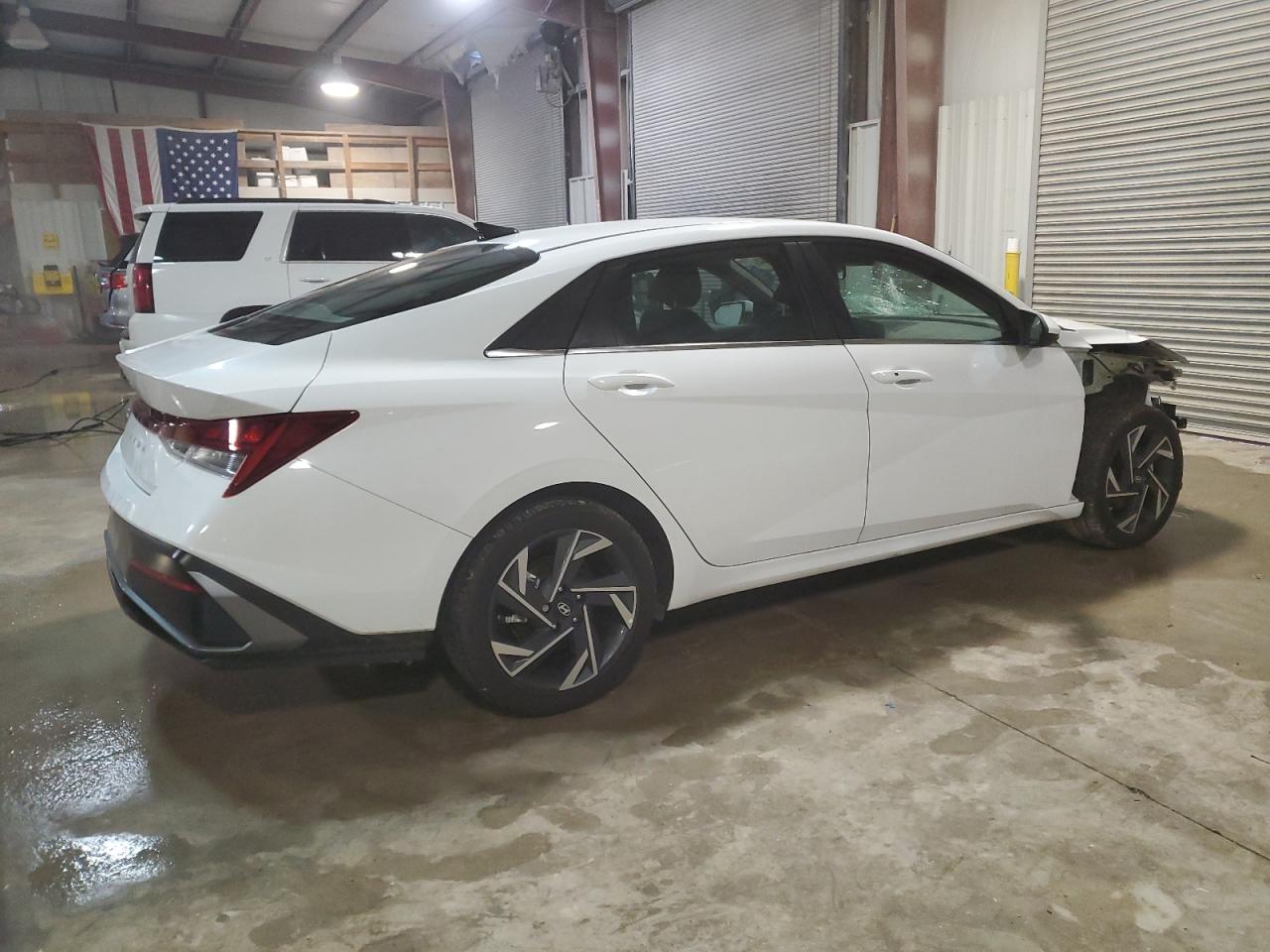 2024 Hyundai Elantra - Image 3