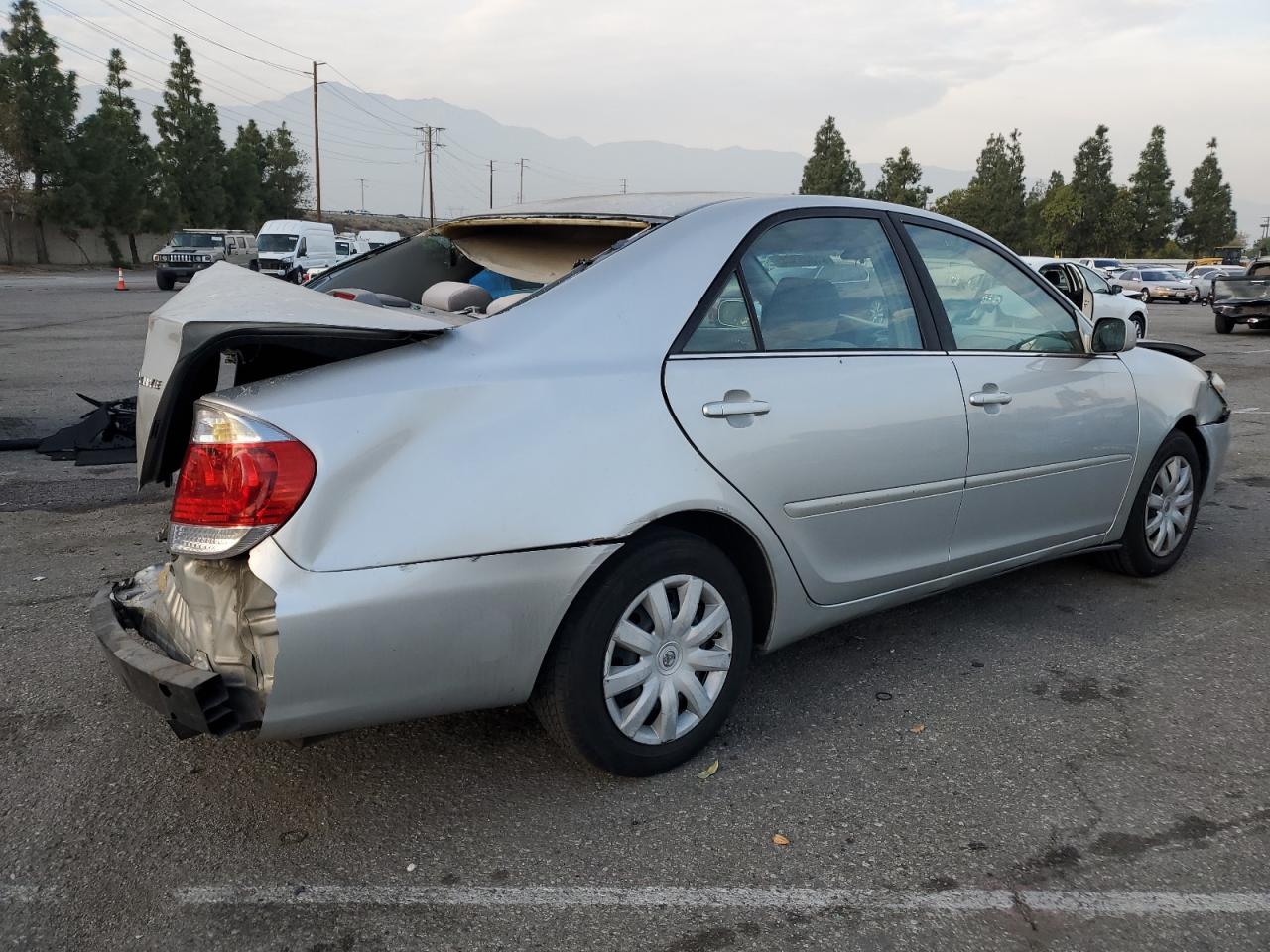 2005 Toyota Camry - Image 3