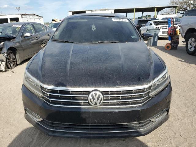  VOLKSWAGEN PASSAT 2017 Чорний