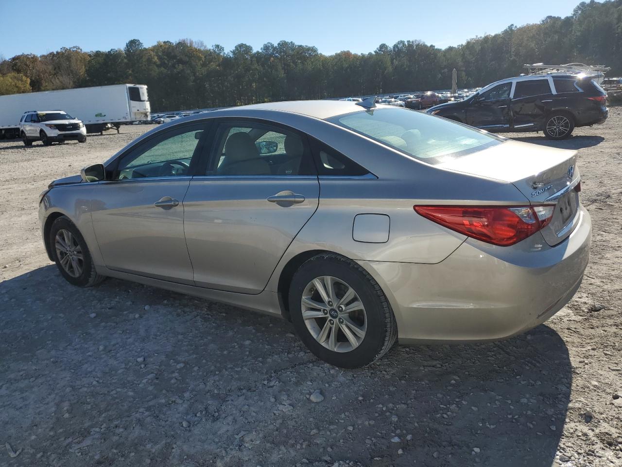 2011 Hyundai Sonata - Image 2