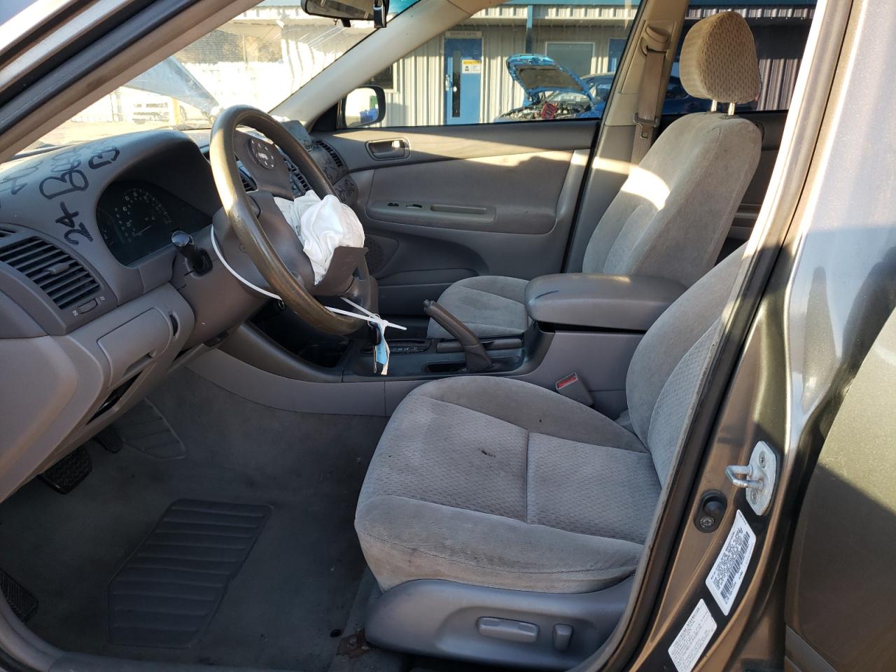 2003 Toyota Camry Le VIN: 4T1BF32K83U549428 Lot: 82811834