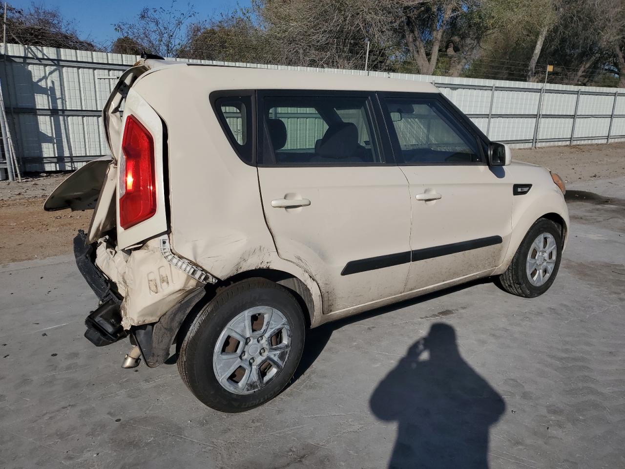 VIN KNDJT2A50D7762792 2013 KIA SOUL no.3