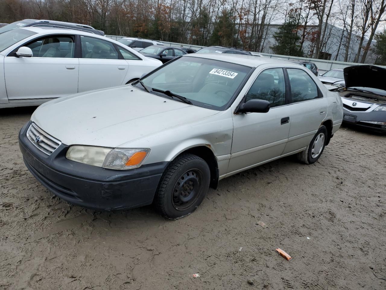 2000 Toyota Camry Ce للبيع في North Billerica، MA - Rear End