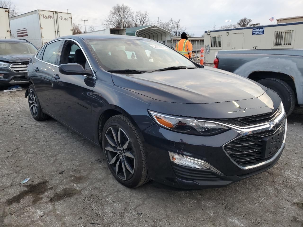 2023 Chevrolet Malibu - Image 4