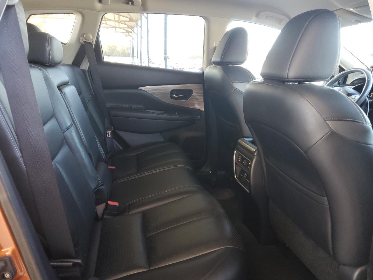 2015 Nissan Murano - Image 11