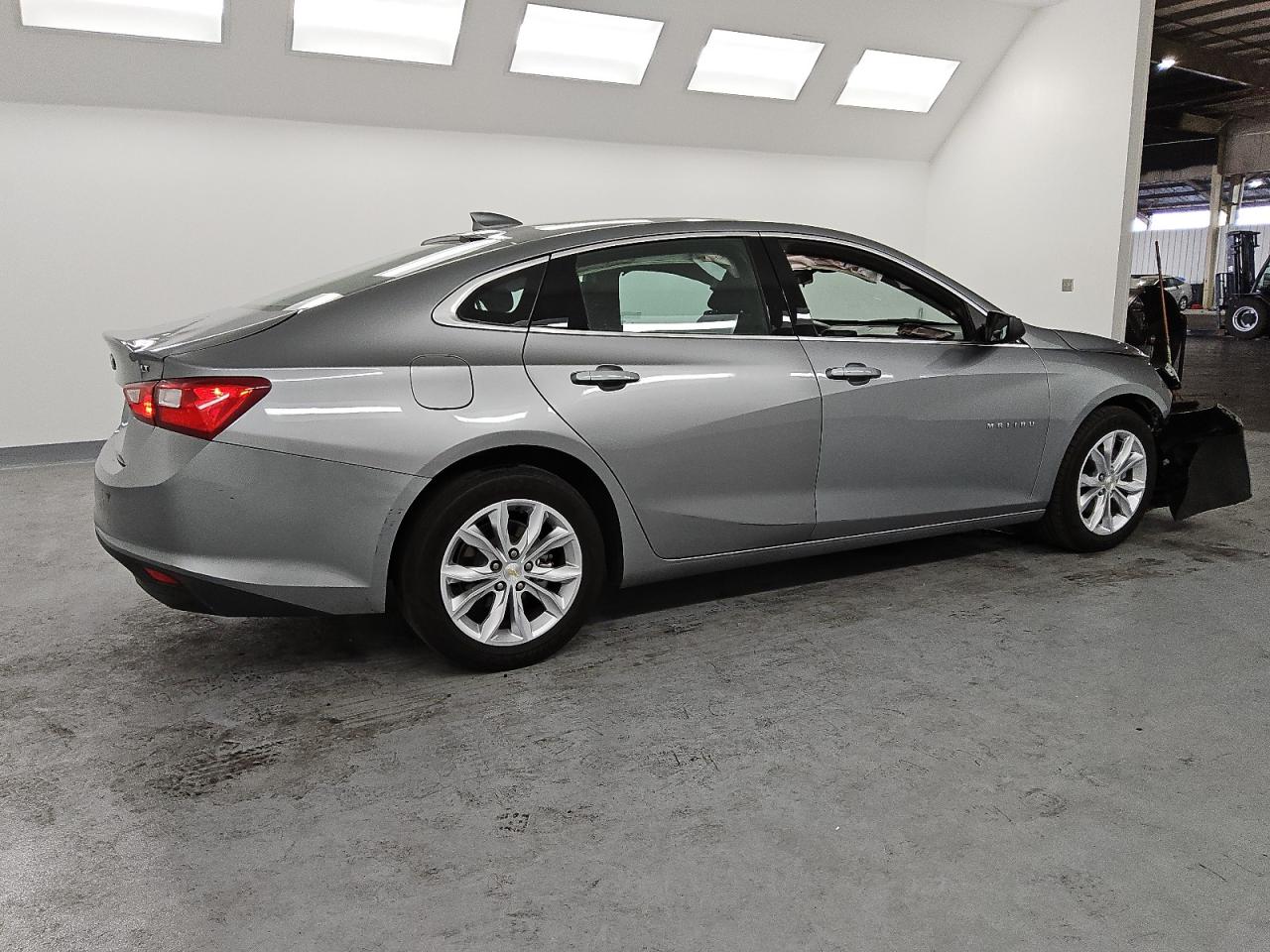 2023 Chevrolet Malibu - Image 3