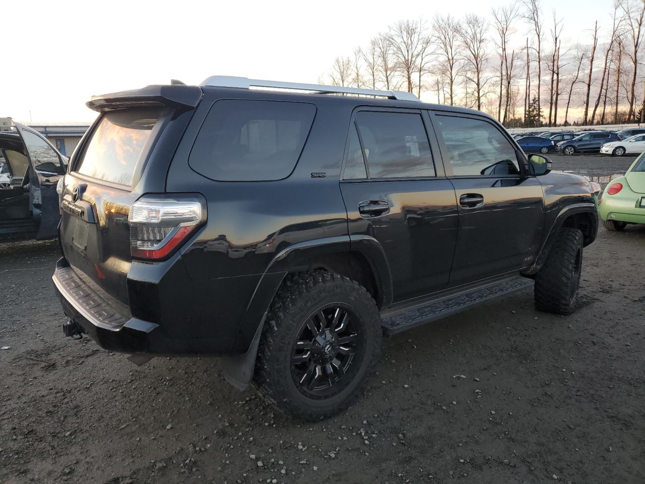 VIN JTEBU5JR3J5565558 2018 TOYOTA 4RUNNER no.3