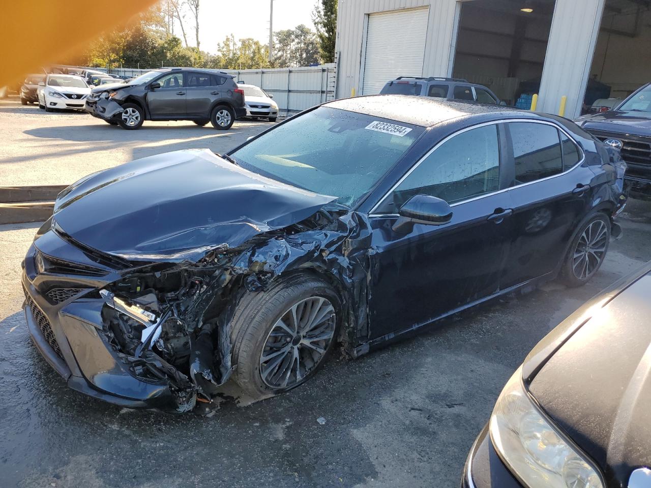 VIN 4T1B11HK7JU560802 2018 TOYOTA CAMRY no.1