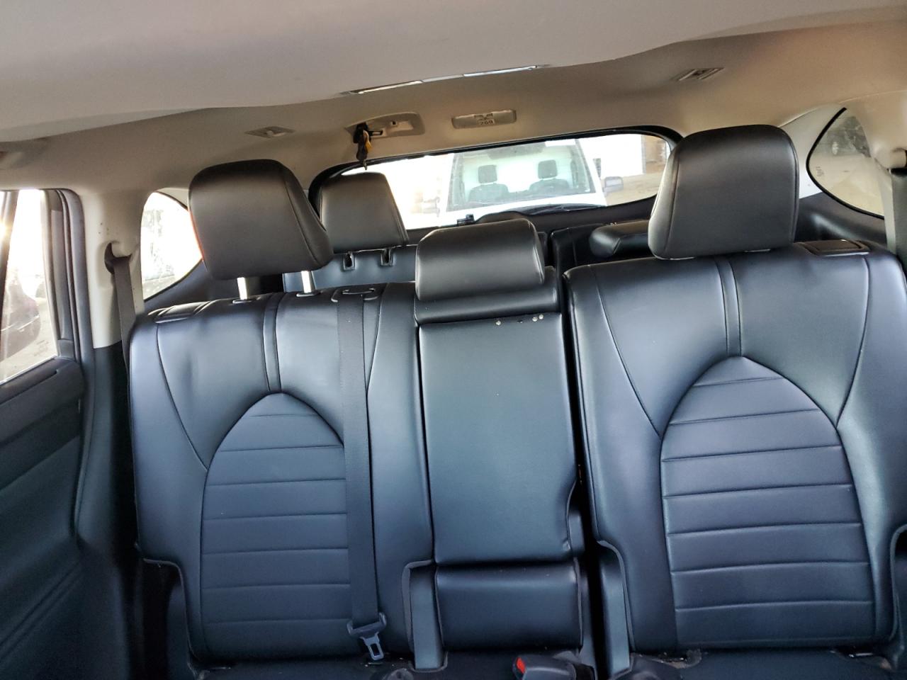 2022 Toyota Highlander - Image 10