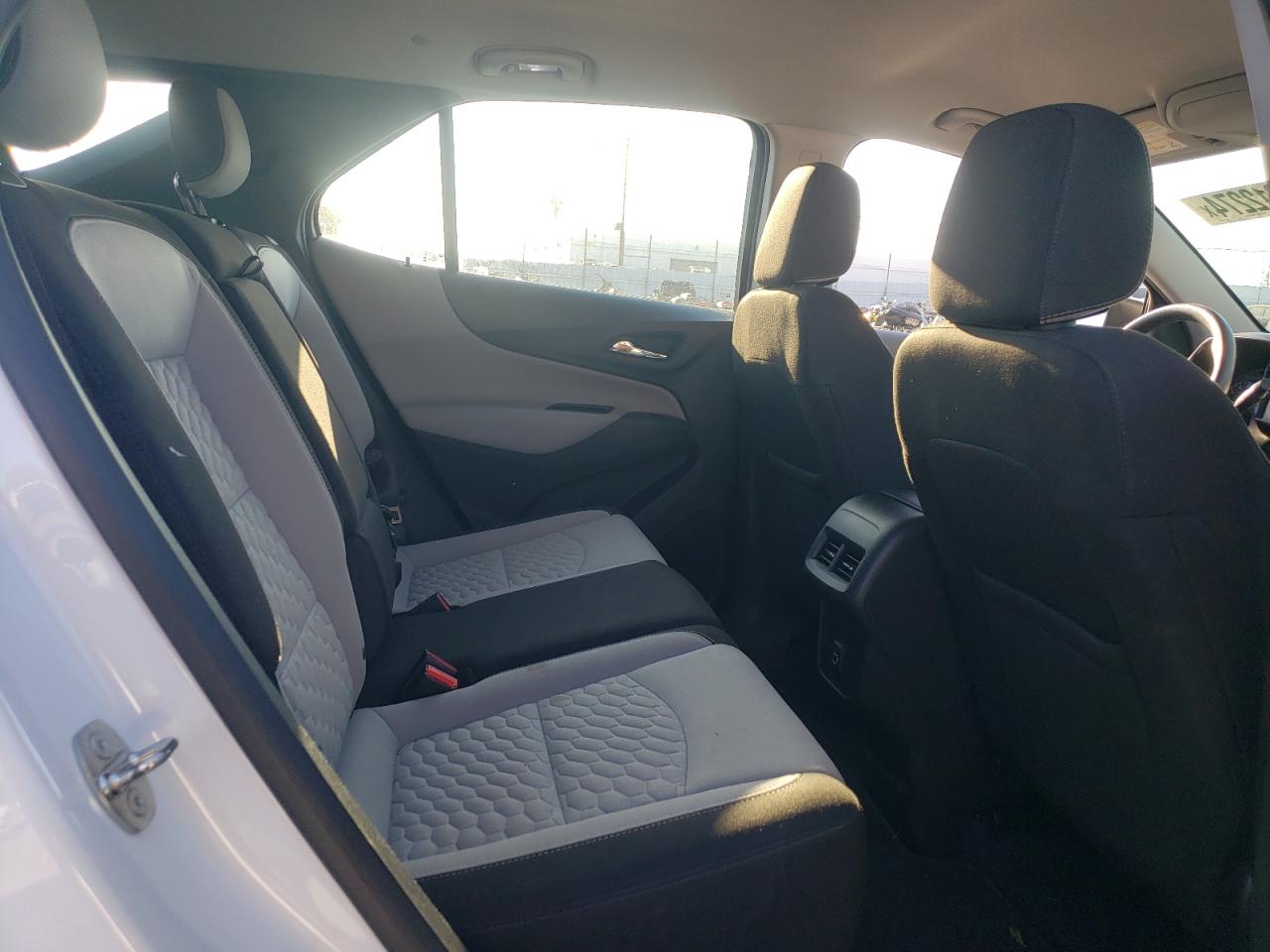 2020 Chevrolet Equinox - Image 11