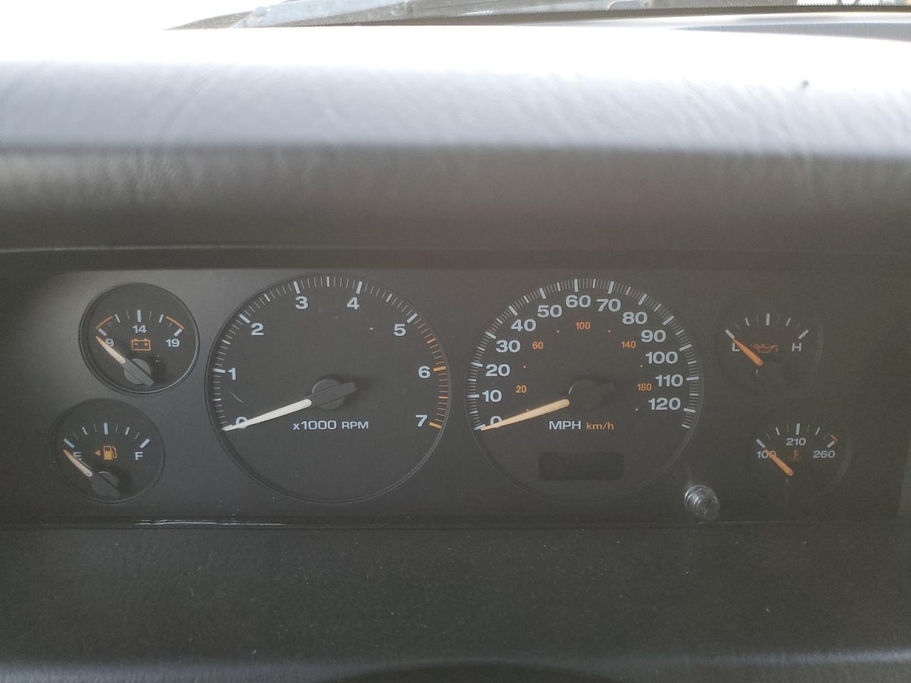 2004 Jeep Grand Cherokee - Image 9