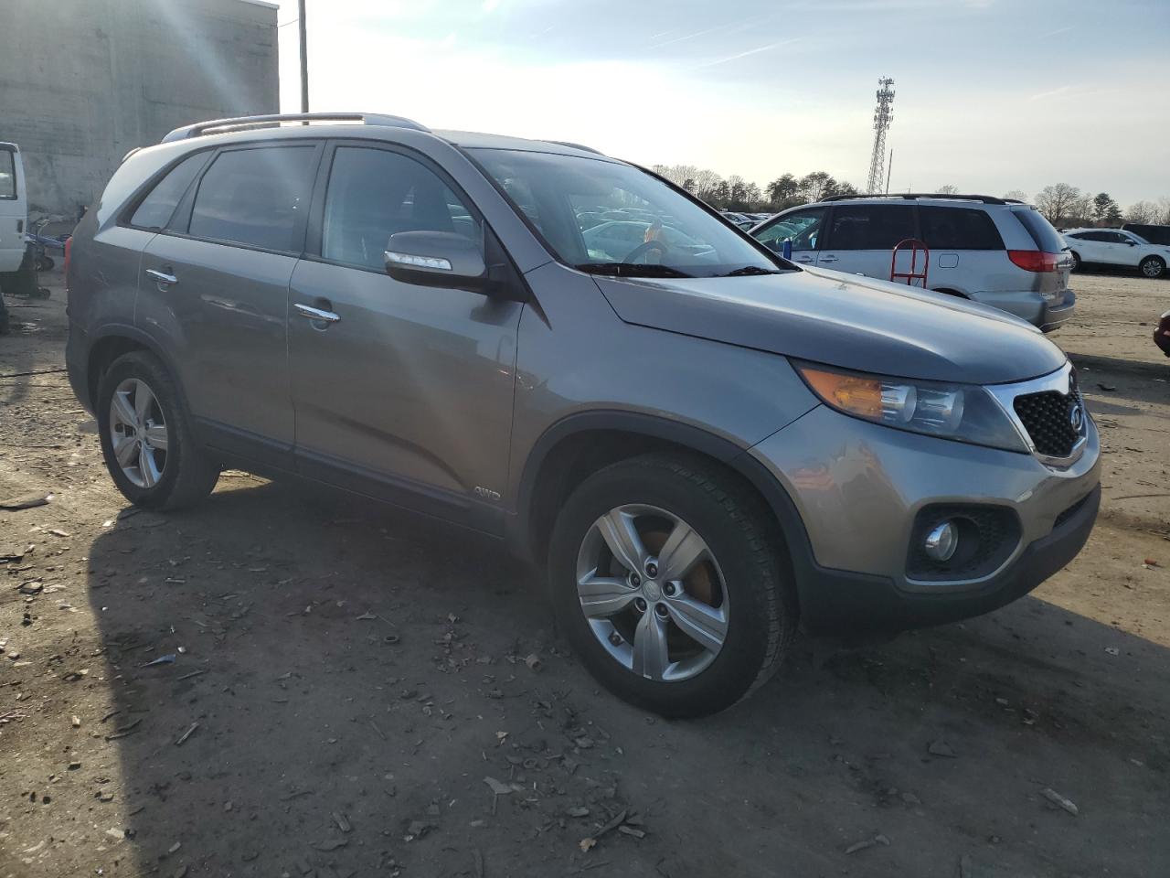 VIN 5XYKUDA63DG371371 2013 KIA SORENTO no.4