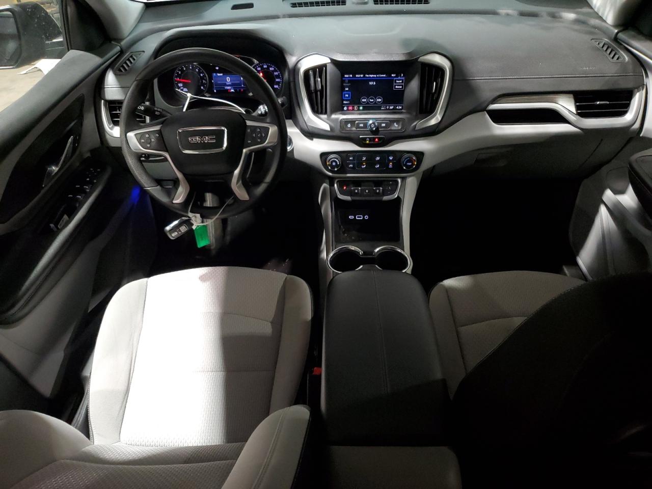 2022 GMC Terrain - Image 8