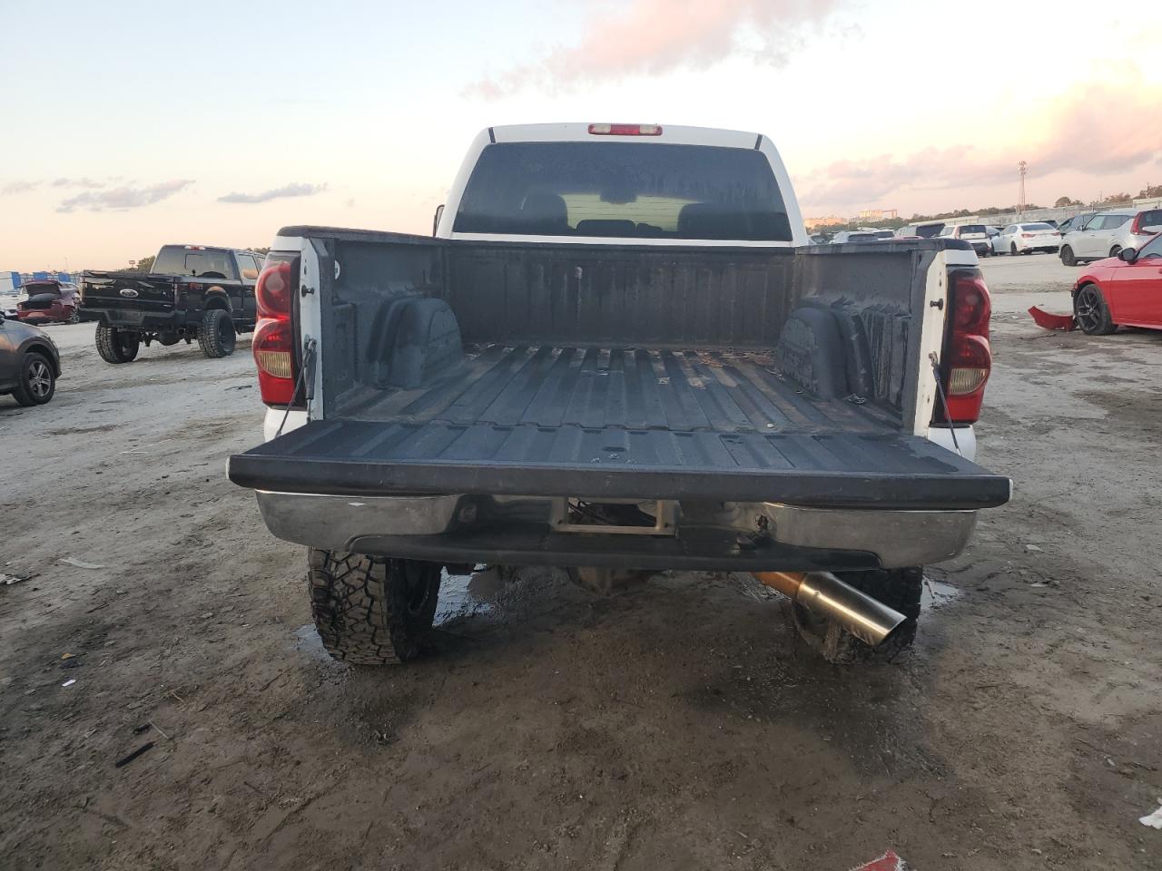 2006 Chevrolet Silverado - Image 6