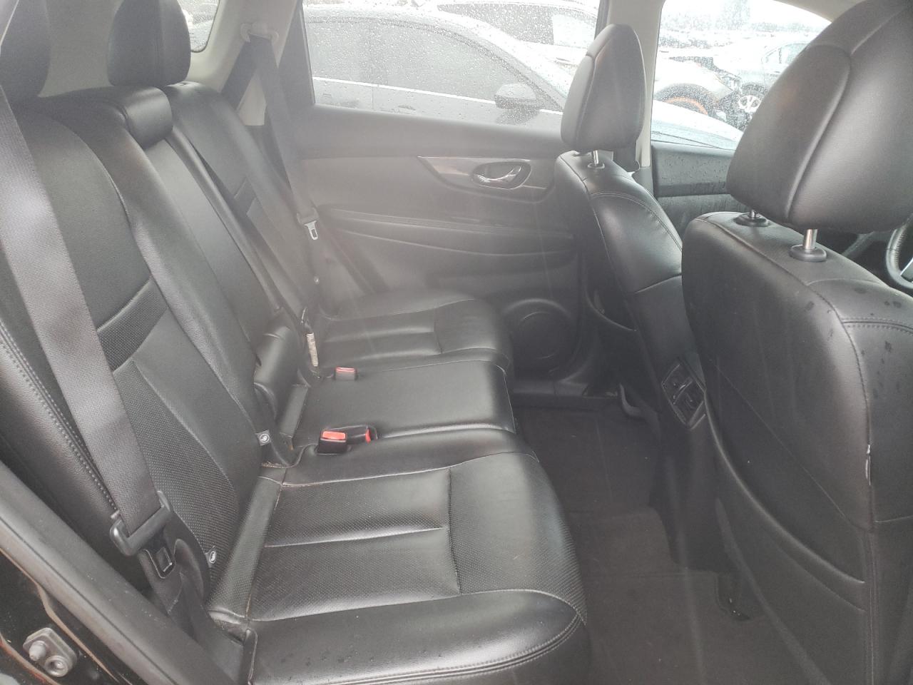 2016 Nissan Rogue - Image 11