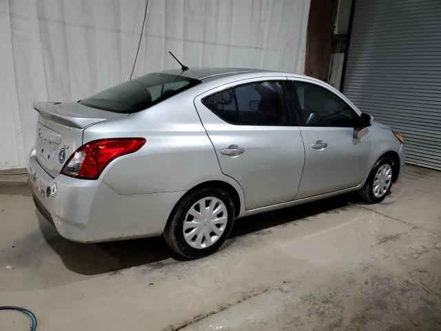  NISSAN VERSA 2017 Silver