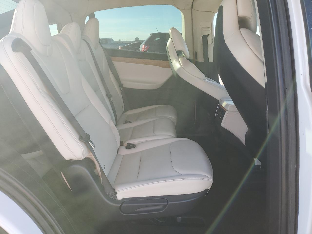 VIN 5YJXCAE26JF113041 2018 TESLA MODEL X no.11