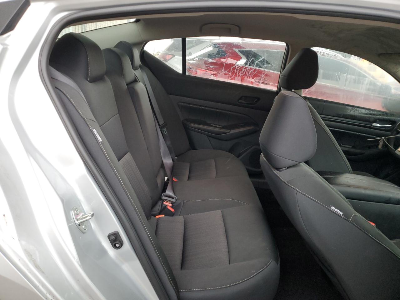 2024 Nissan Altima - Image 10