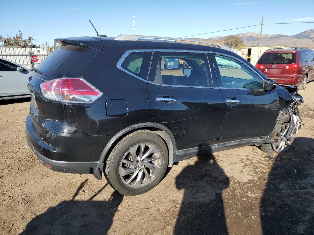 2015 Nissan Rogue - Image 3