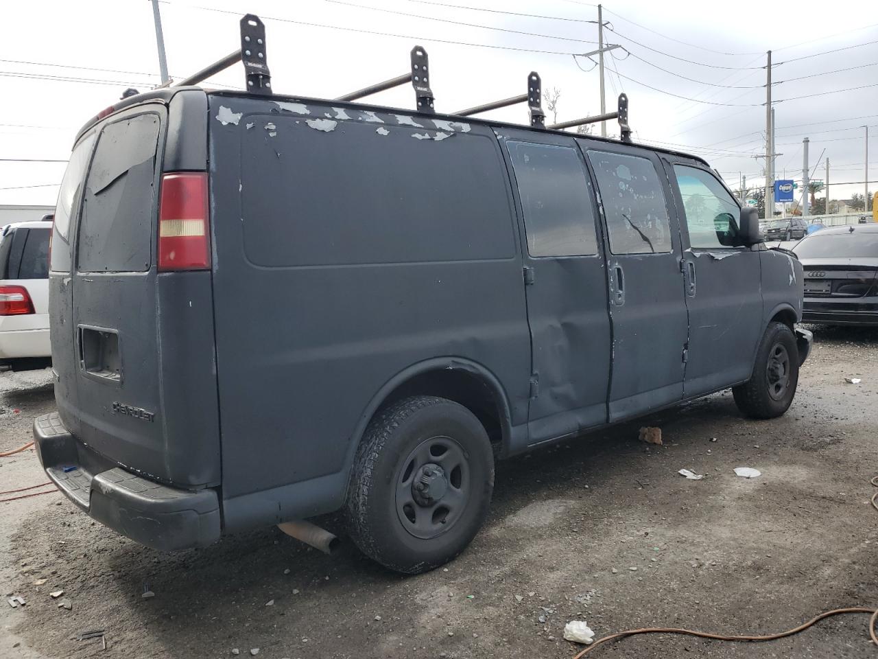 2003 Chevrolet Express - Image 3