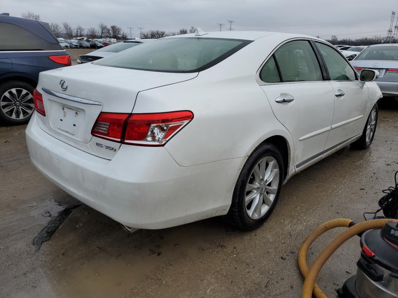2012 Lexus ES - Image 3