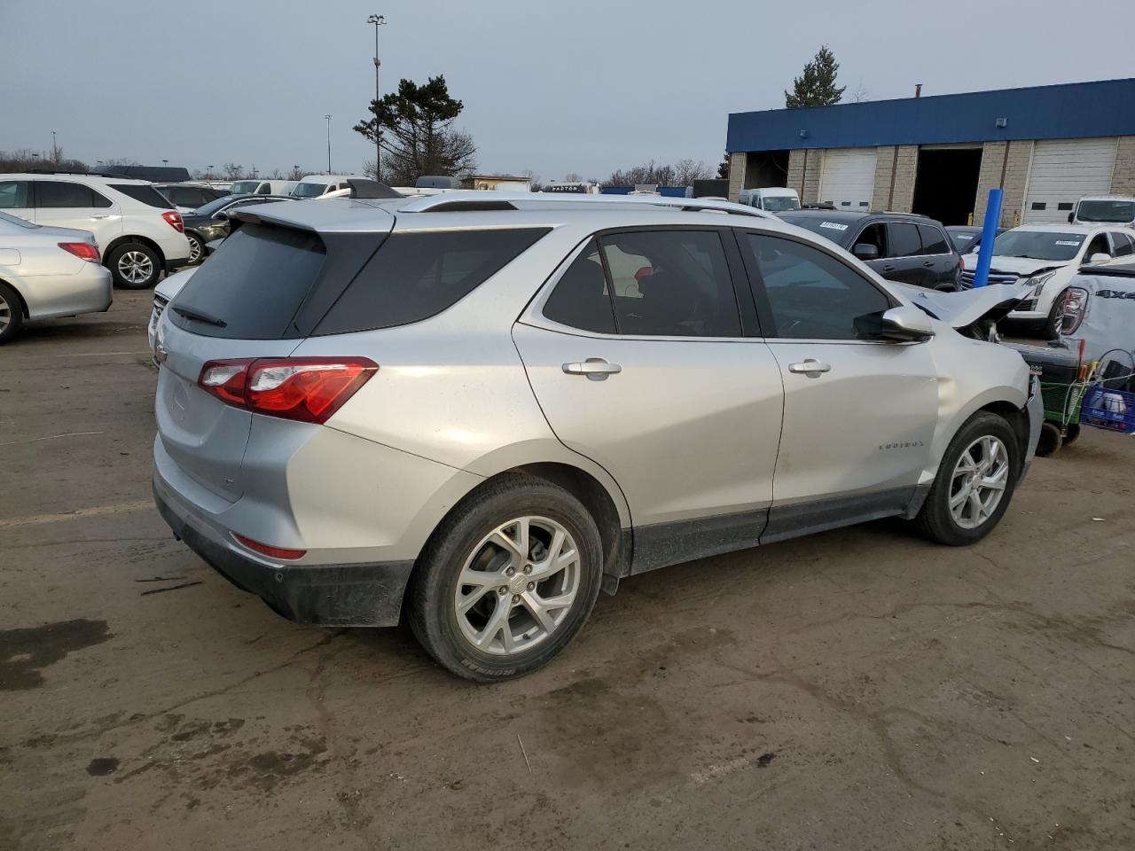 2020 Chevrolet Equinox - Image 3